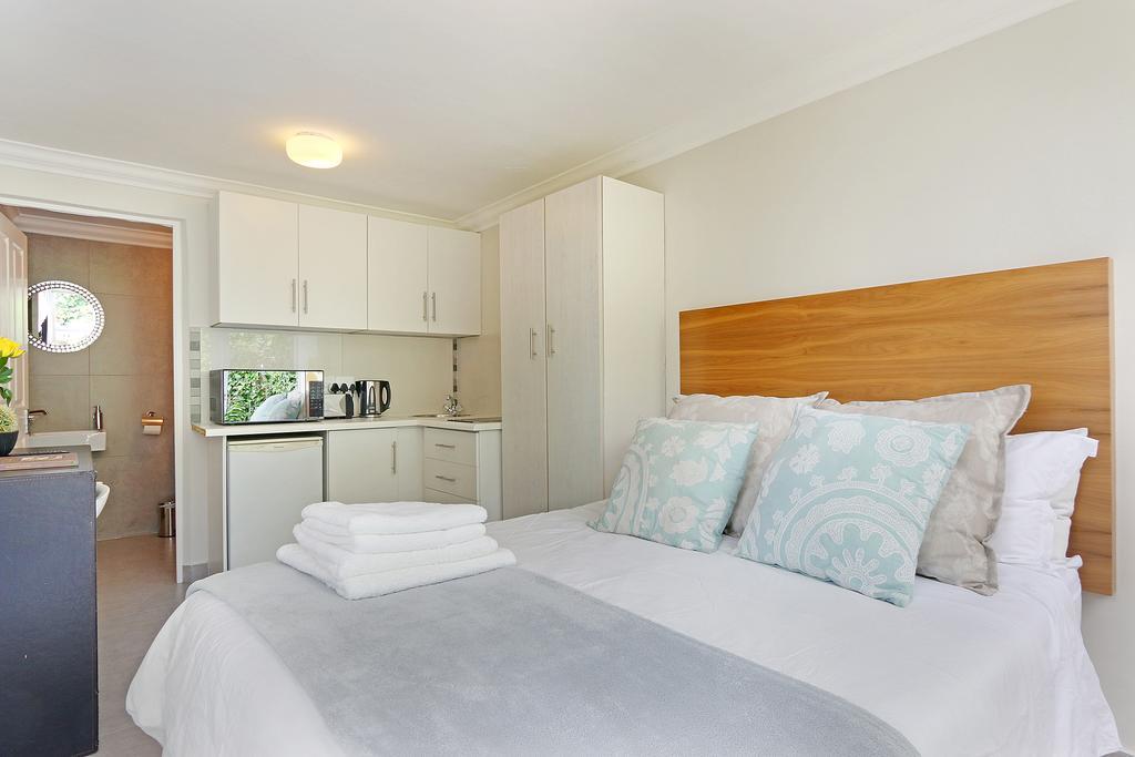 Апартаменты Hideaway Cape Town Хаут-Бей Экстерьер фото